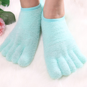 GEL TOES SOCKS FOR SKIN MOISTURE AND FOOT CARE