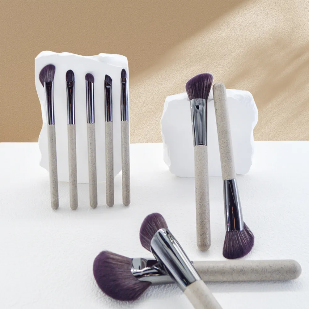 Eco-friendly makeup brush set