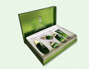 Factory OEM ODM Private label Moisturizing and Whitening Skin Care Set