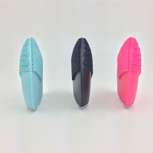 Wholesale Beauty Supply Distributors Hand Held Vibrator Motor Electric Facial Brush Silicone