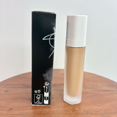 Fenty Beauty Soft’Lit Naturally Luminous Longwear Foundation
