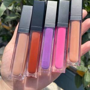 Lipgloss Vendor Custom Private Label Moisturizing Lipgloss High Shine Lipgloss Pearlcent with shimmer