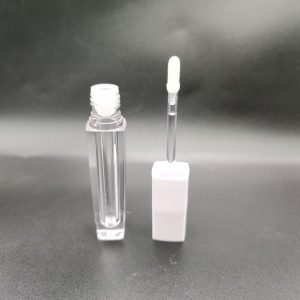 Fashion design empty plastic liquid cosmetic bottle lip gloss tube container 3.3ml