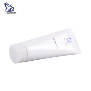 Wholesale Refreshing Hydrating Smoothing Face Revitalization Brightening Moisturizing Facial Cleanser OEM/ODM