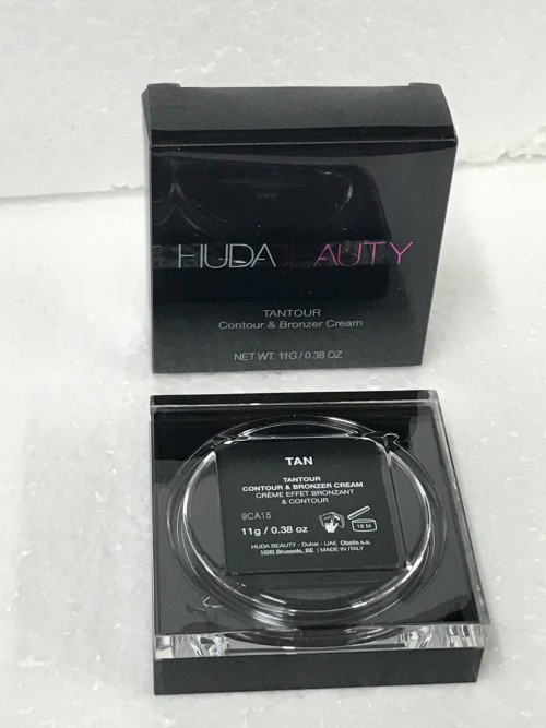 Huda Beauty Tantour Contour & Bronzer Cream Tan
