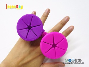 High quality wearable beaty tools 2 finger silicone nail polish bottle holder ring