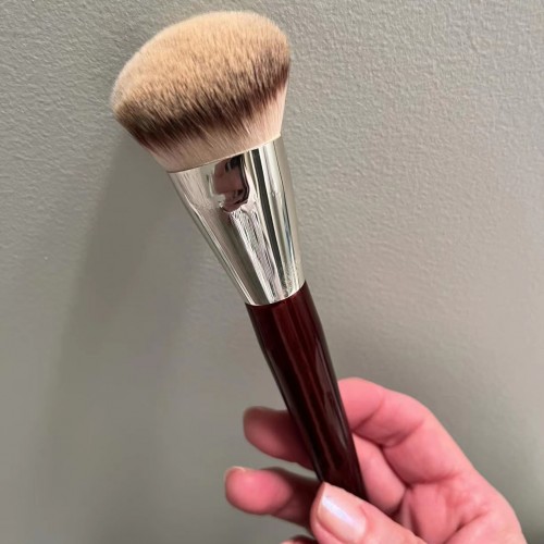 Private Label 101 CONTOURED FOUNDATION BRUSH