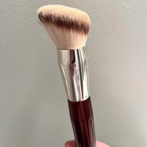 Private Label 101 CONTOURED FOUNDATION BRUSH