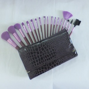 fashional customization 18pcs violet Purple makeup brush set with foundation powder blush lip eyeshadow brush