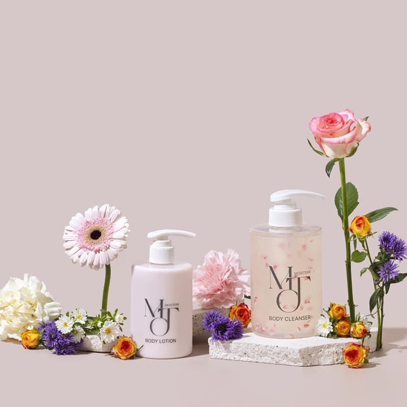 MOISTERR Pink Flower Perfume Body Cleanser