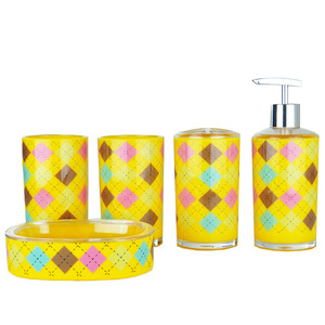 High quality decorative plastic bath set with lotion bottle