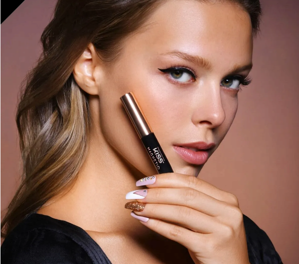 Magnetic Eyeliner &amp; Lashes  by KISS
