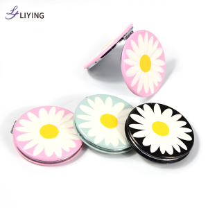 Portable Daisy Design Travel Compact Cosmetic Mirror