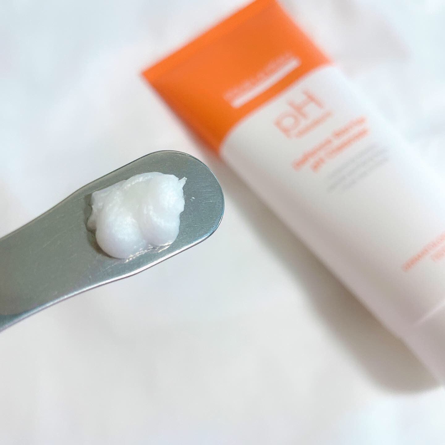 POUR LA PEAU Defence Barrier pH Cleanser 120ml