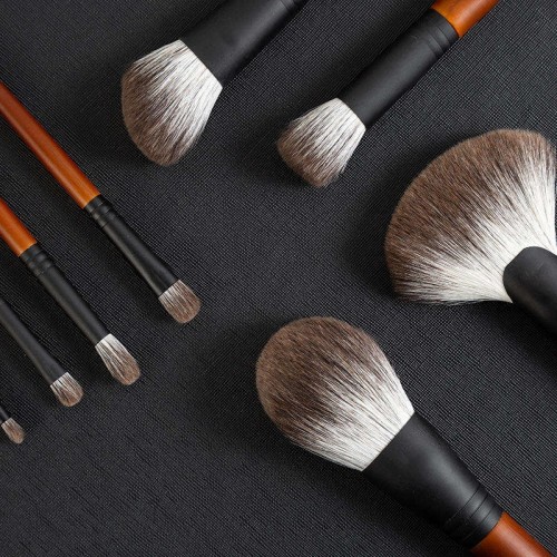 Professional 8 Pieces Retro Wooden Cosmetic Brushes Kit with Portable Pouch Ultra Soft Synthetic Bristles Face & Eye Makeup Brush Set