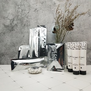 The British brand Thinkubody hotel traveling spa hotel mini soap and shampoos
