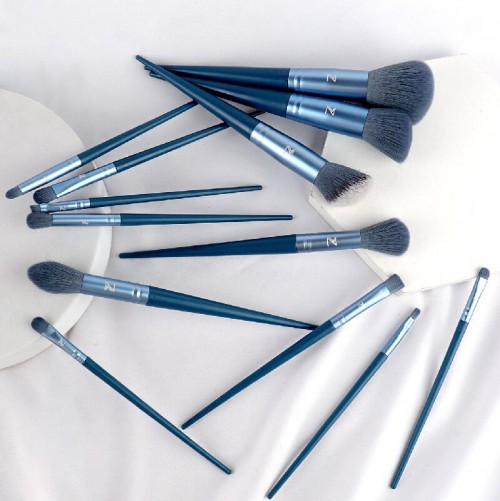 Professional 12PCS Makeup Brush Set with Pouch | OEM Private Label Cosmetic Brush Manufacturer