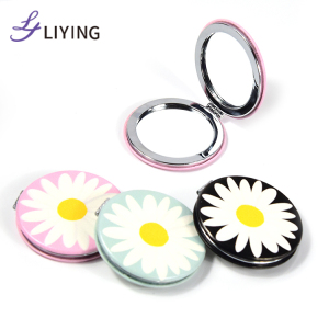 Portable Daisy Design Travel Compact Cosmetic Mirror