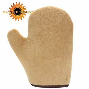 A beautifully simple self tan applicator mitt for apply tanning lotions and mousses