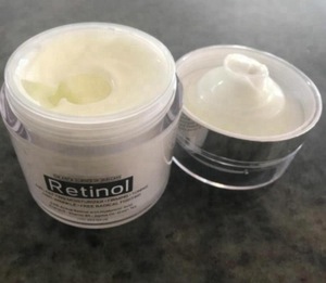 Anti aging Retinol Cream with Retinol and Hyaluronic Acid best whitening cream 1.7 Fl Oz