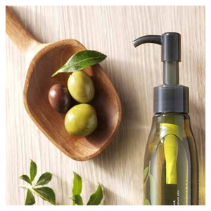 Golden Olive Hydration Soothing And Moisturizing Makeup Remover