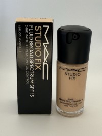 MAC Studio Fix Fluid SPF 15 Foundation 24hr Matte+Oil Control