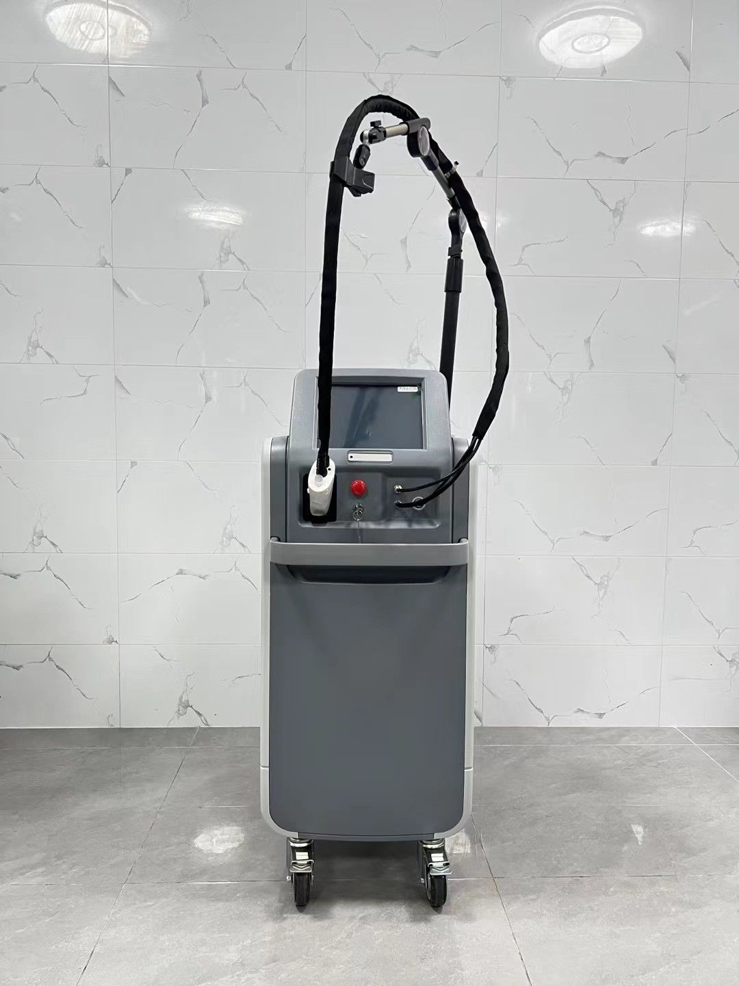 Fiber Coupled Diode Laser Hair Removal Machine 755nm Permanent Hair Removal For Salon
