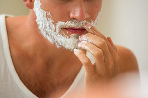 Men sensitive skin shaving foam