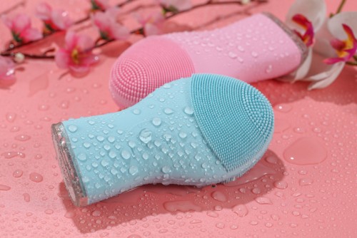 Mini waterproof portable deep face exfoliating cleaner brush / eyelash extensions cleansing brush