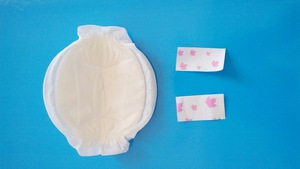 Ultra Soft Disposable wholesale Breast pad with adhesive tape breathable nursing pads Breast pad