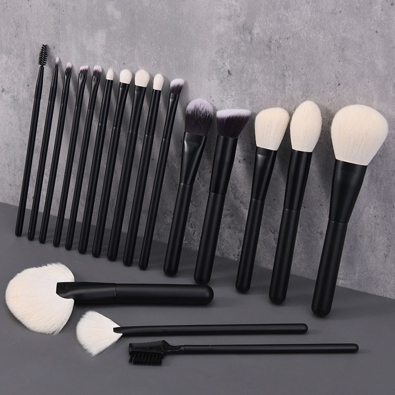 Professional 18-Piece Black Handle Makeup Brush Set for OEM & Private Label – Synthetic Hair, Full Face & Eye Makeup Tools