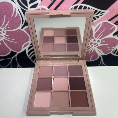 Huda Beauty Cool Matte Obsessions Eyeshadow Palette