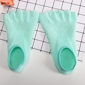 GEL TOES SOCKS FOR SKIN MOISTURE AND FOOT CARE