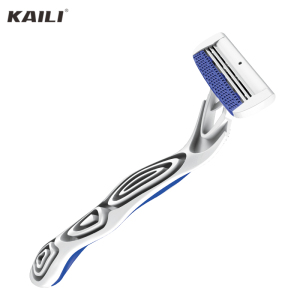 Shaving blade razor with flexible razor head