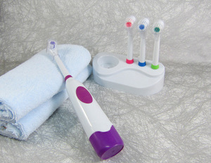 Top Sale Eco-friendly Electric Toothbrush with Holder for Oral Hygiene