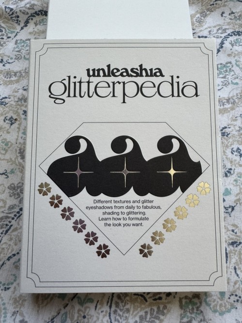 BNIB Unleashia Glitterpedia All of Glitter Eyeshadow Palette - Made in Korea
