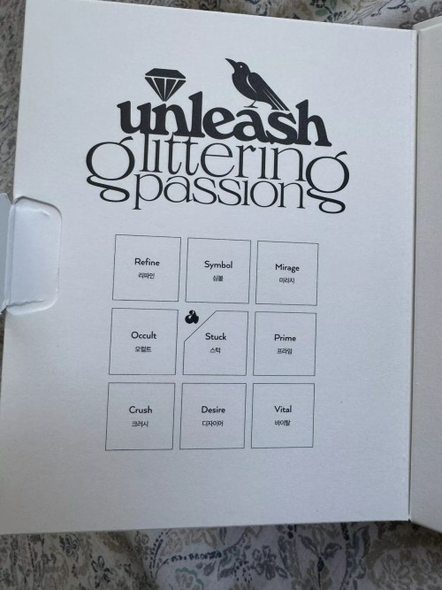 BNIB Unleashia Glitterpedia All of Glitter Eyeshadow Palette - Made in Korea
