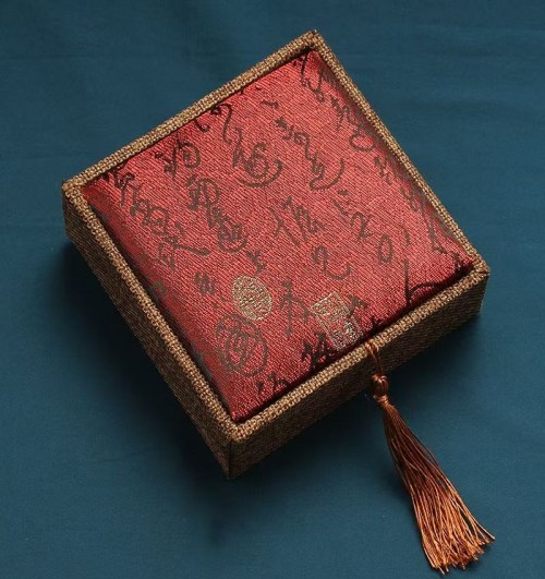 Hot Sell  Green Sandalwood Massage  Comb Song Brocade Box Set Gift