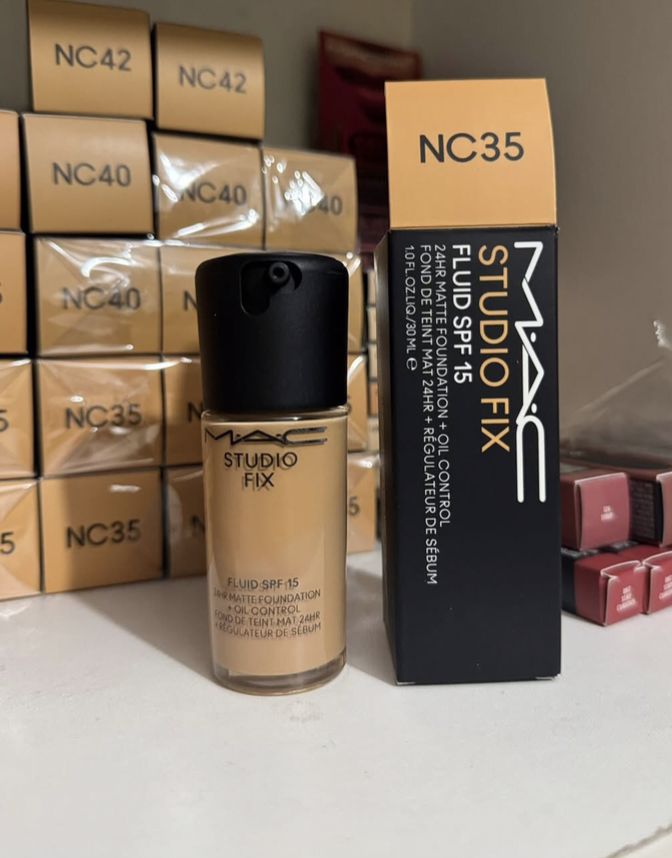 Mac Studio Fix Fluid SPF 15 24Hr Matte Foundation Plus Oil Control NC35