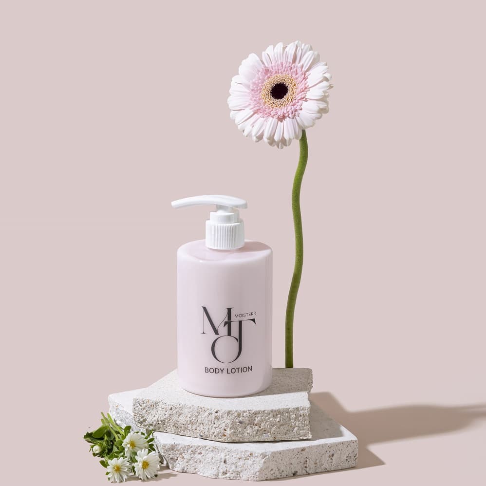 MOISTERR Pink Flower Perfume Body Lotion