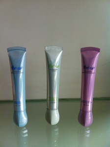Special sealing cosmetic plastic tube