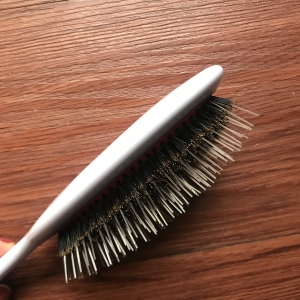 Wholesale custom logo high quality bristle and nylon needle padded hair brush comb