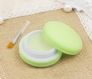 High Quality Makeup Macarons Round candy color Lip Balm Natural Plant lip gloss Lipstick Fruit Embellish Smell Lip Balm