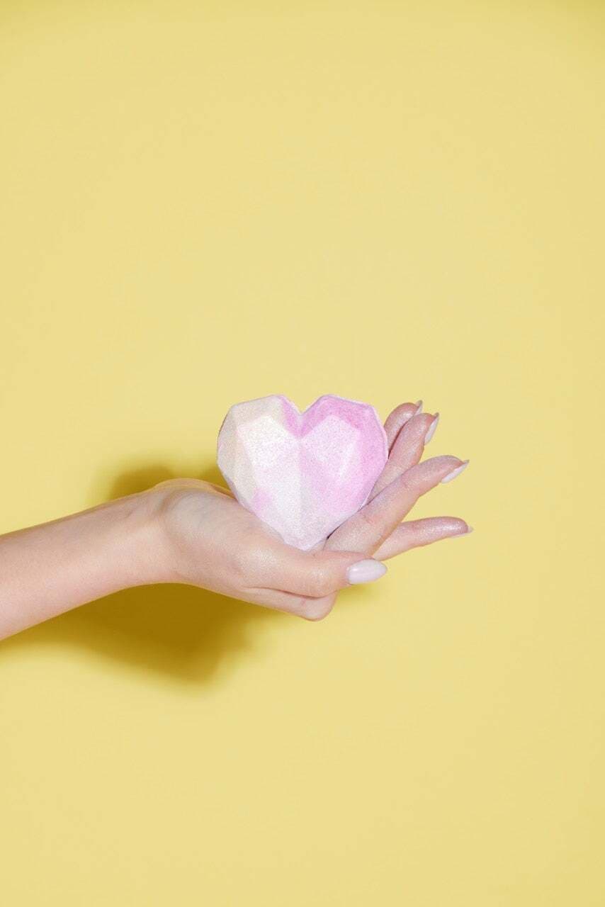 Kirit Heart-shaped Moisturizing Bath Bomb