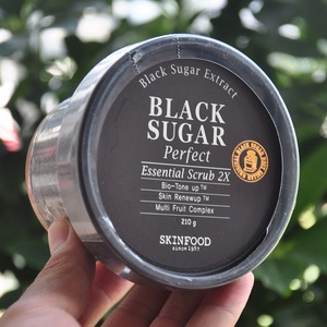 Skinfood Black Sugar Perfect Essential Scrub 210g [Wash Off] Multi Fruit Complex
