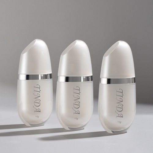 Custom 50ml lotion Bottle, Pearlescent White Sunscreen Packaging with Silver Decorative Ring