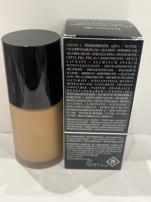 Armani Beauty Power Fabric+ Foundation