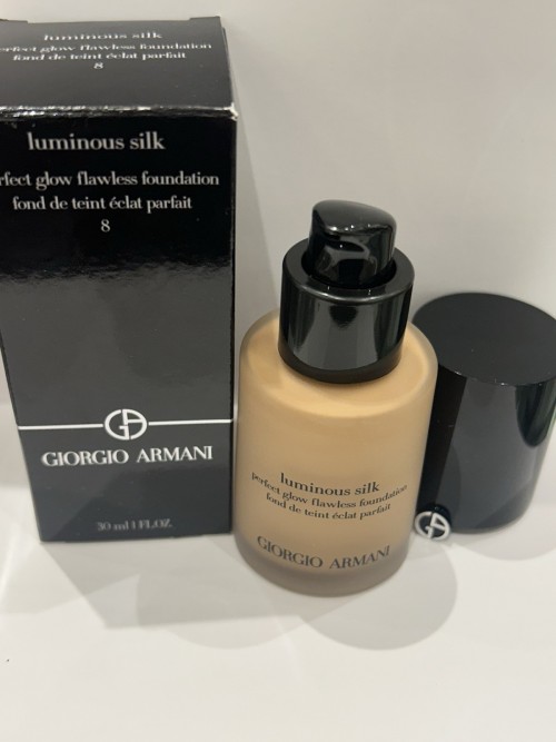 Armani Beauty Power Fabric+ Foundation