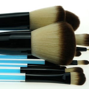 Customized High End Crystal Blue Acrylic Cosmetic Brushes Vegan Fiber