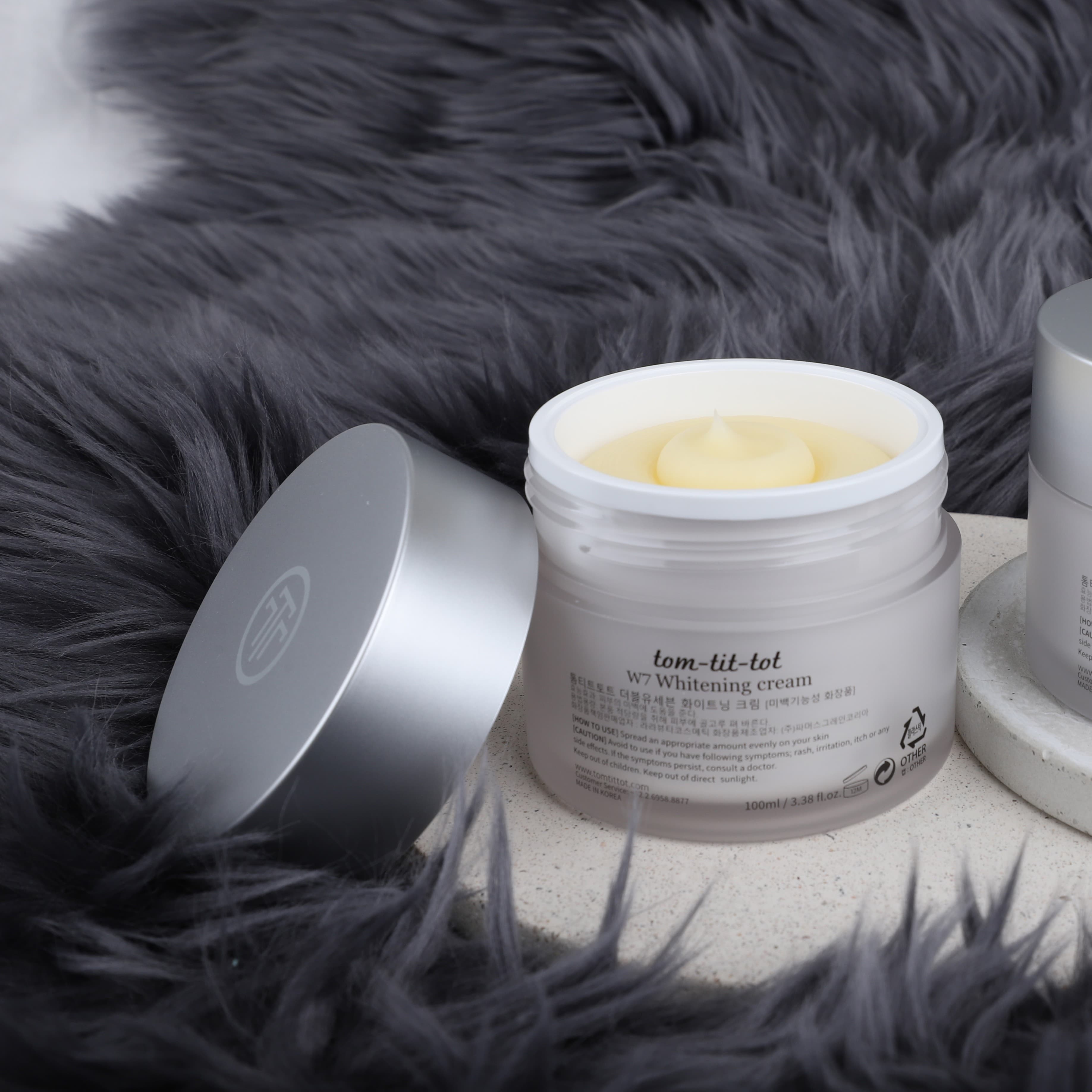 tom-tit-tot W7 Whitening Cream